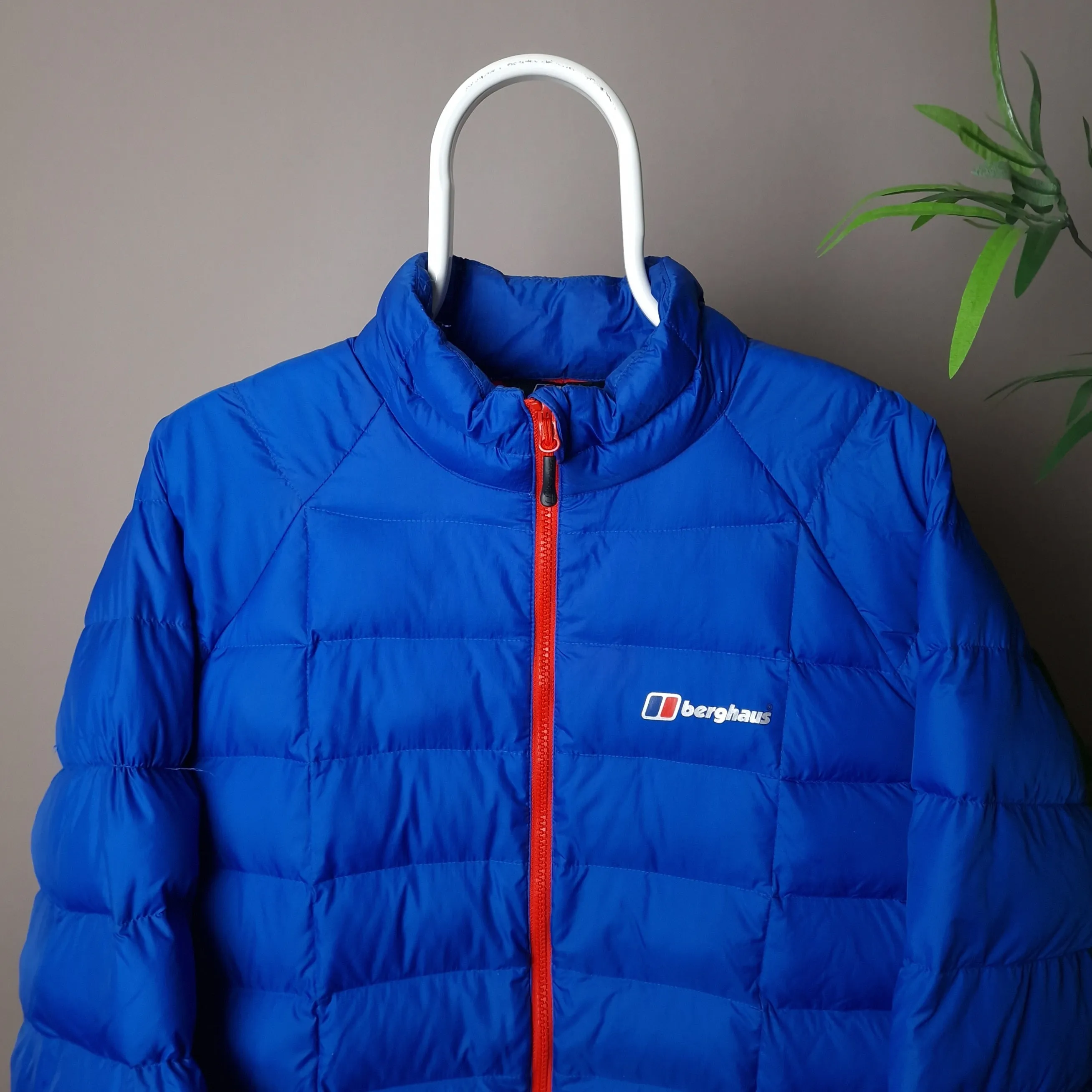 Berghaus 600 hydro down puffer jacket in blue and red - XXL