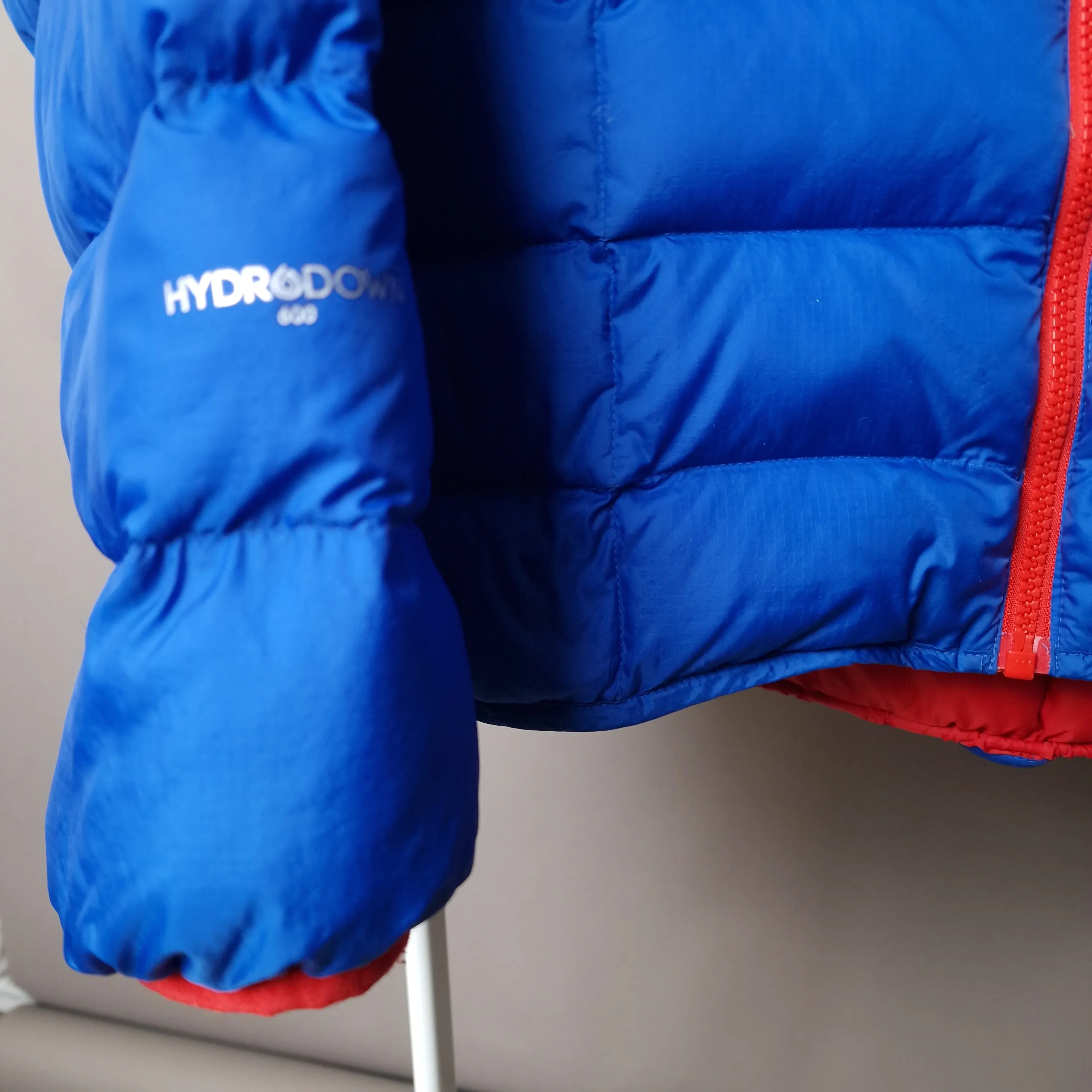 Berghaus 600 hydro down puffer jacket in blue and red - XXL