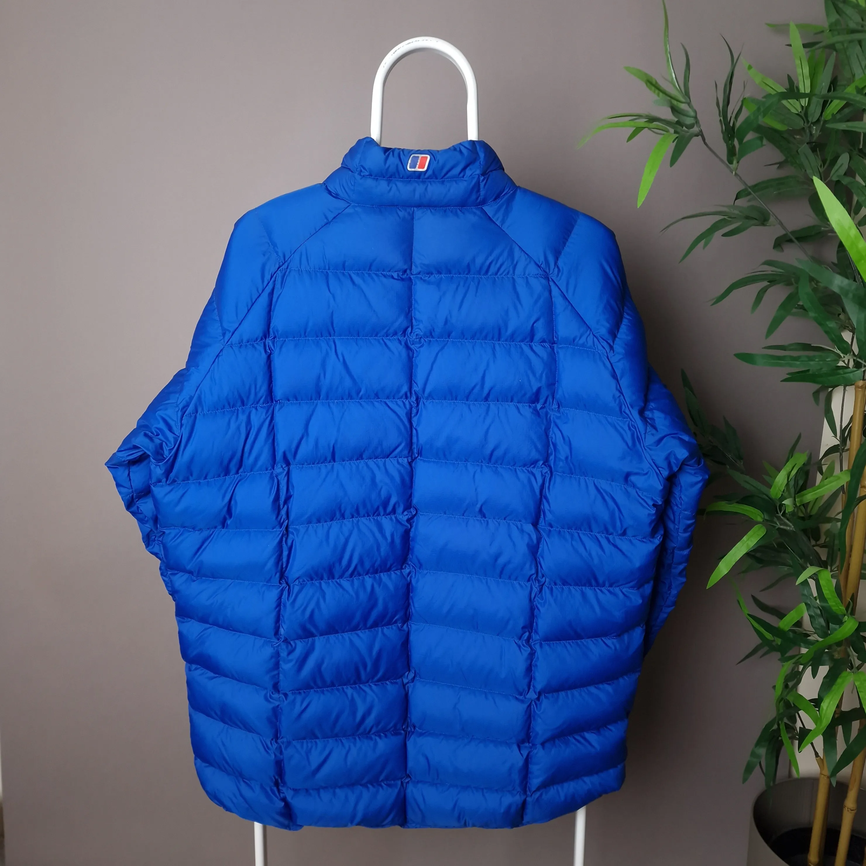 Berghaus 600 hydro down puffer jacket in blue and red - XXL