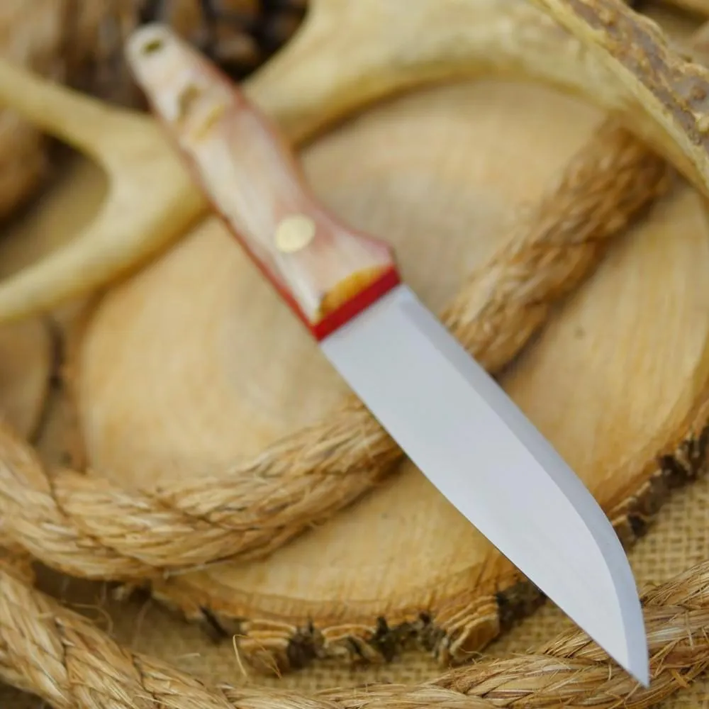 Hiker: Ram's Horn & Red Linen