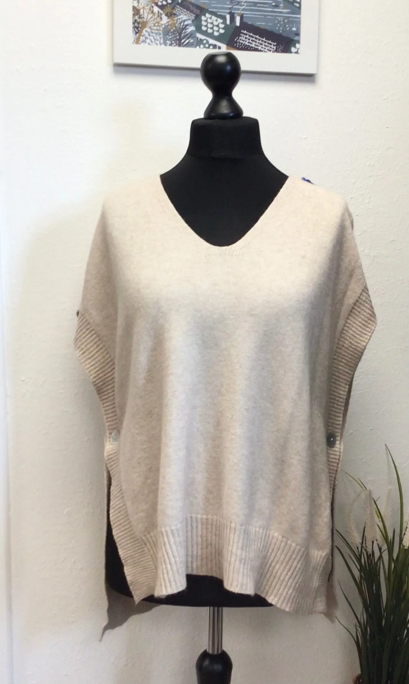 V Neck Side Button Sleeveless Poncho