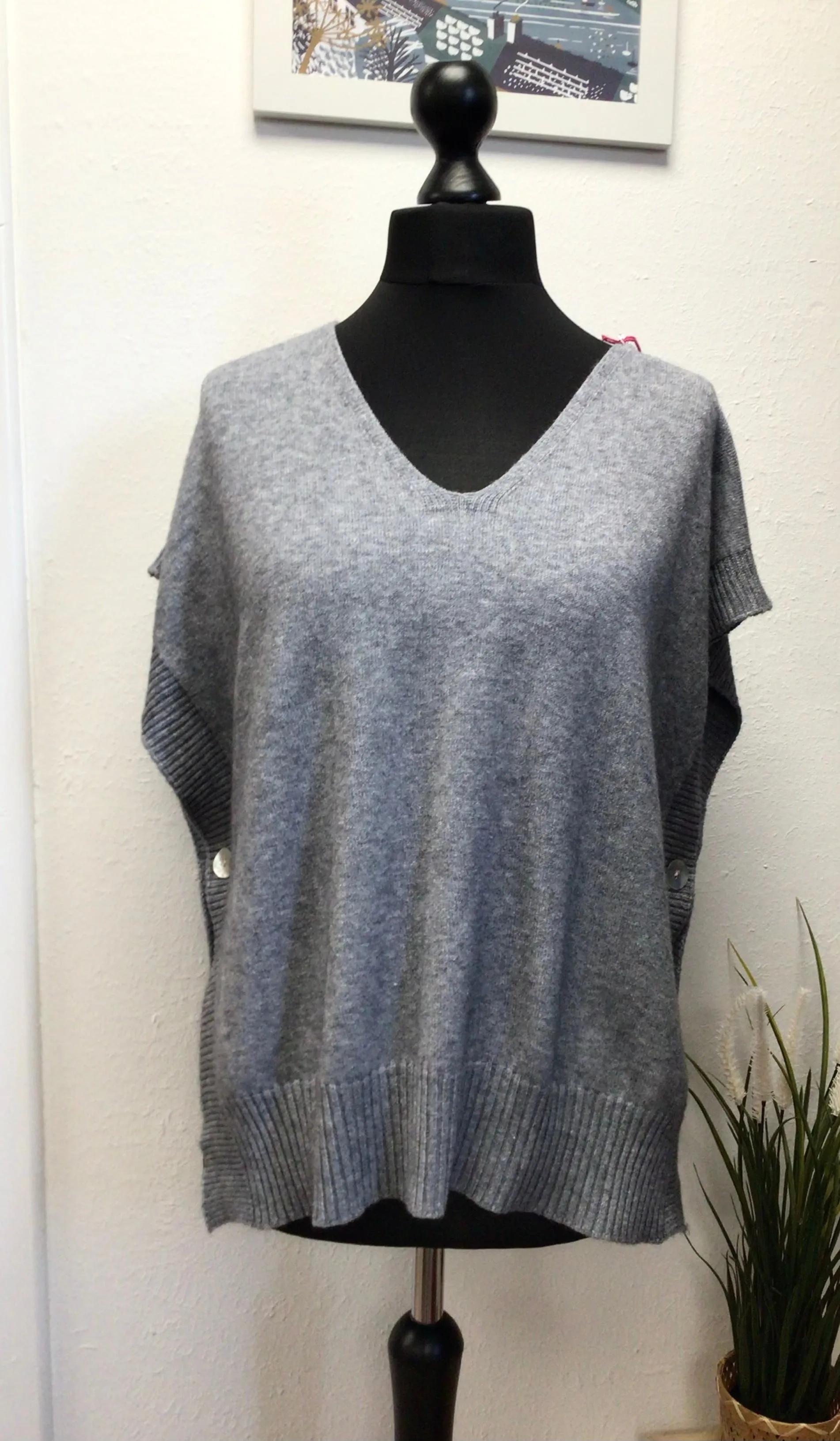 V Neck Side Button Sleeveless Poncho